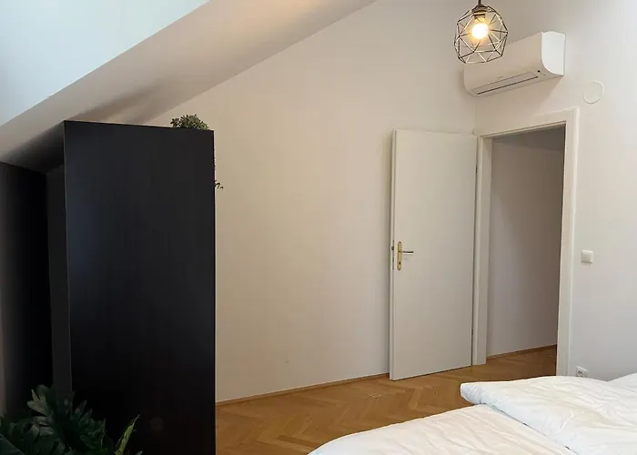 50qm, Schoenbrunn, Central, Balcony, Attic *