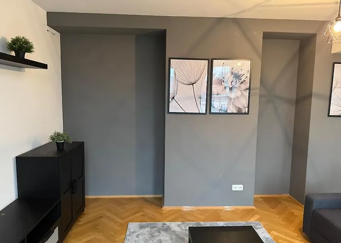 50qm, Schoenbrunn, Central, Balcony, Attic Apartamento