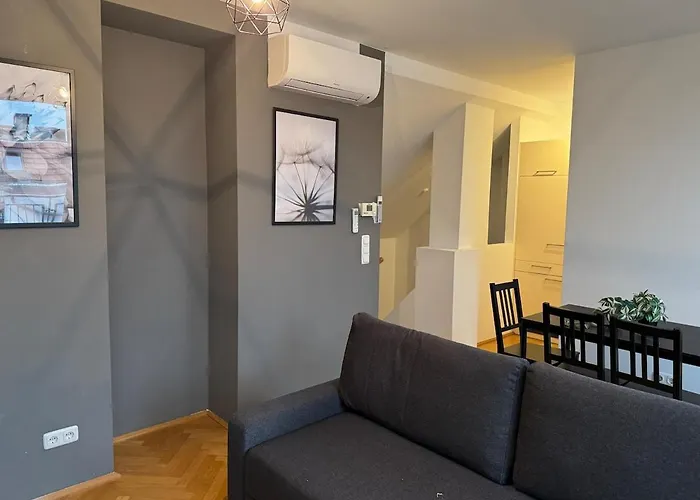 Apartamento 50qm, Schoenbrunn, Central, Balcony, Attic *