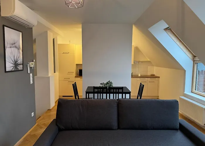 Apartamento 50qm, Schoenbrunn, Central, Balcony, Attic Viena